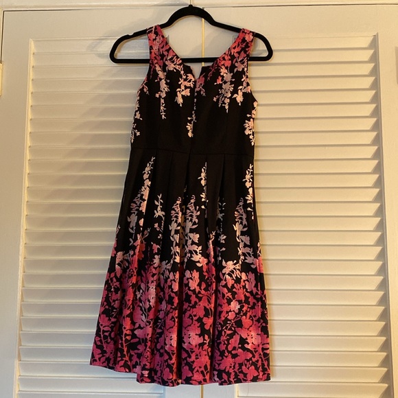 White House Black Market sz 2 Cherry Blossoms Dress - Picture 2 of 2